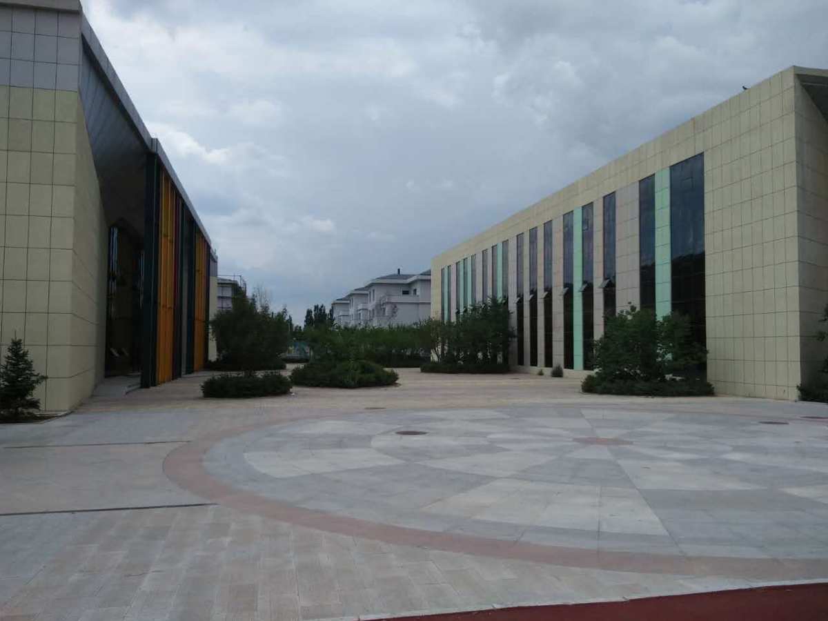 察右前旗政宜小学