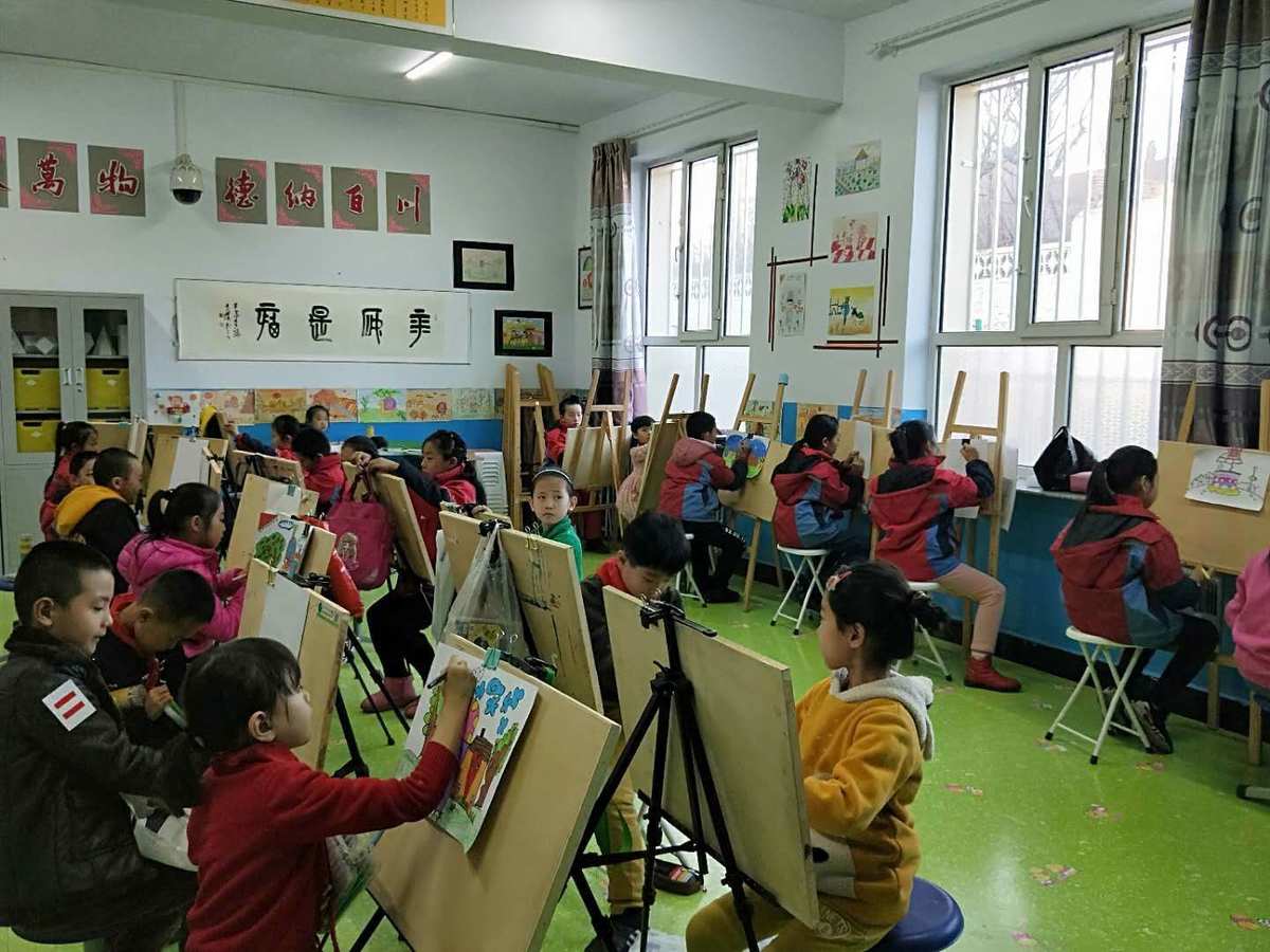 察右前旗新世纪小学