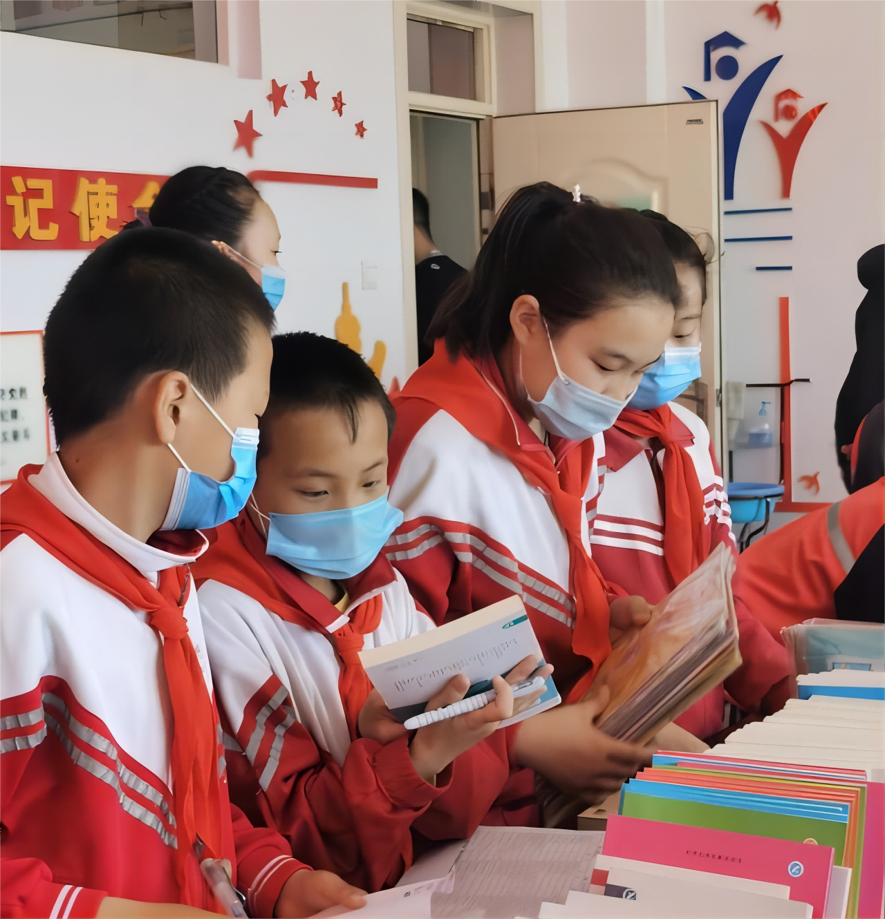 察右中旗东街小学