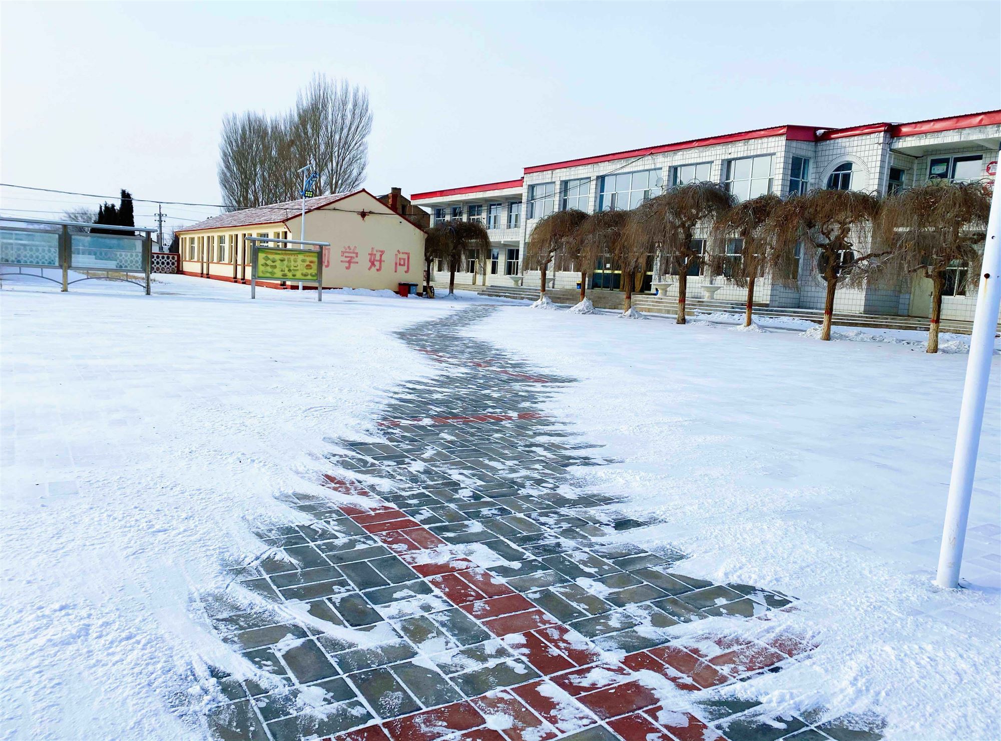 察右前旗优加中学