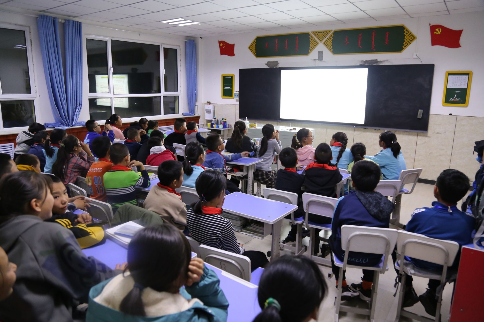 四子王旗红格尔蒙校