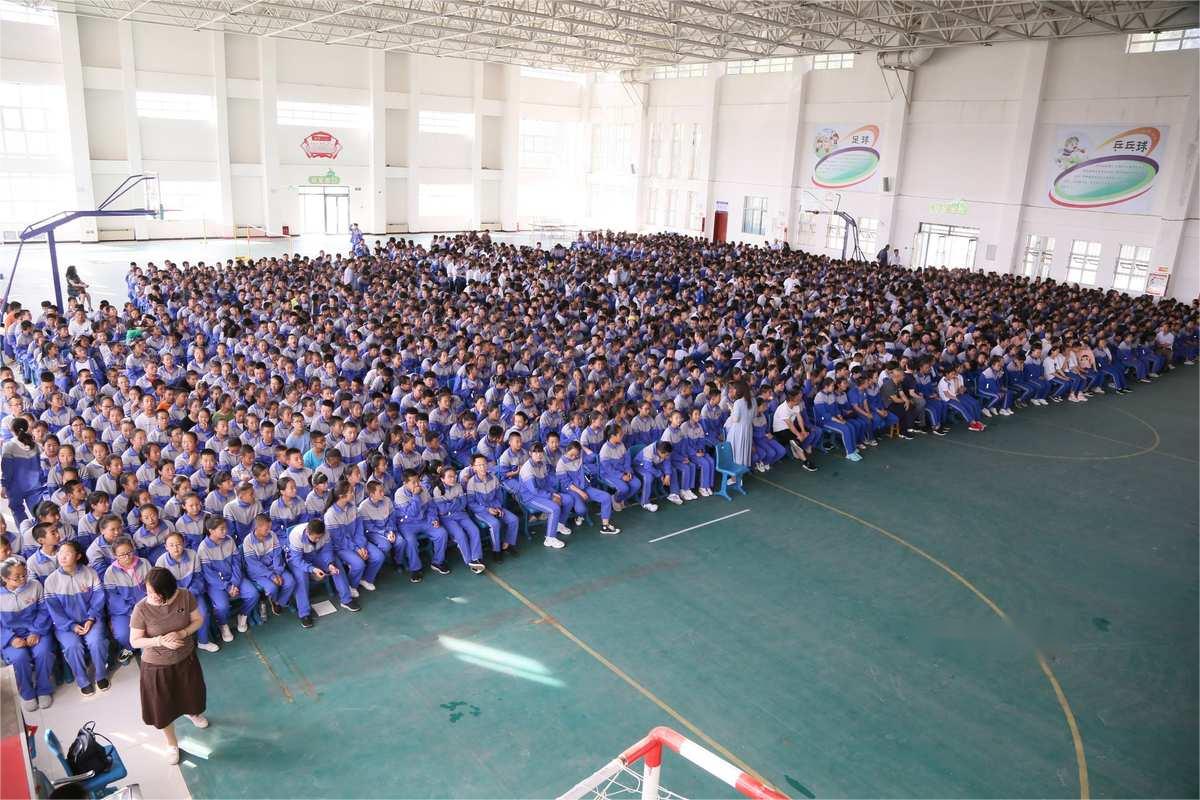 四子王旗第三中学